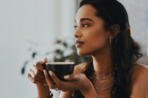 image in an article by Tess René Coaching about being brave and relaxed while expressing authenticity