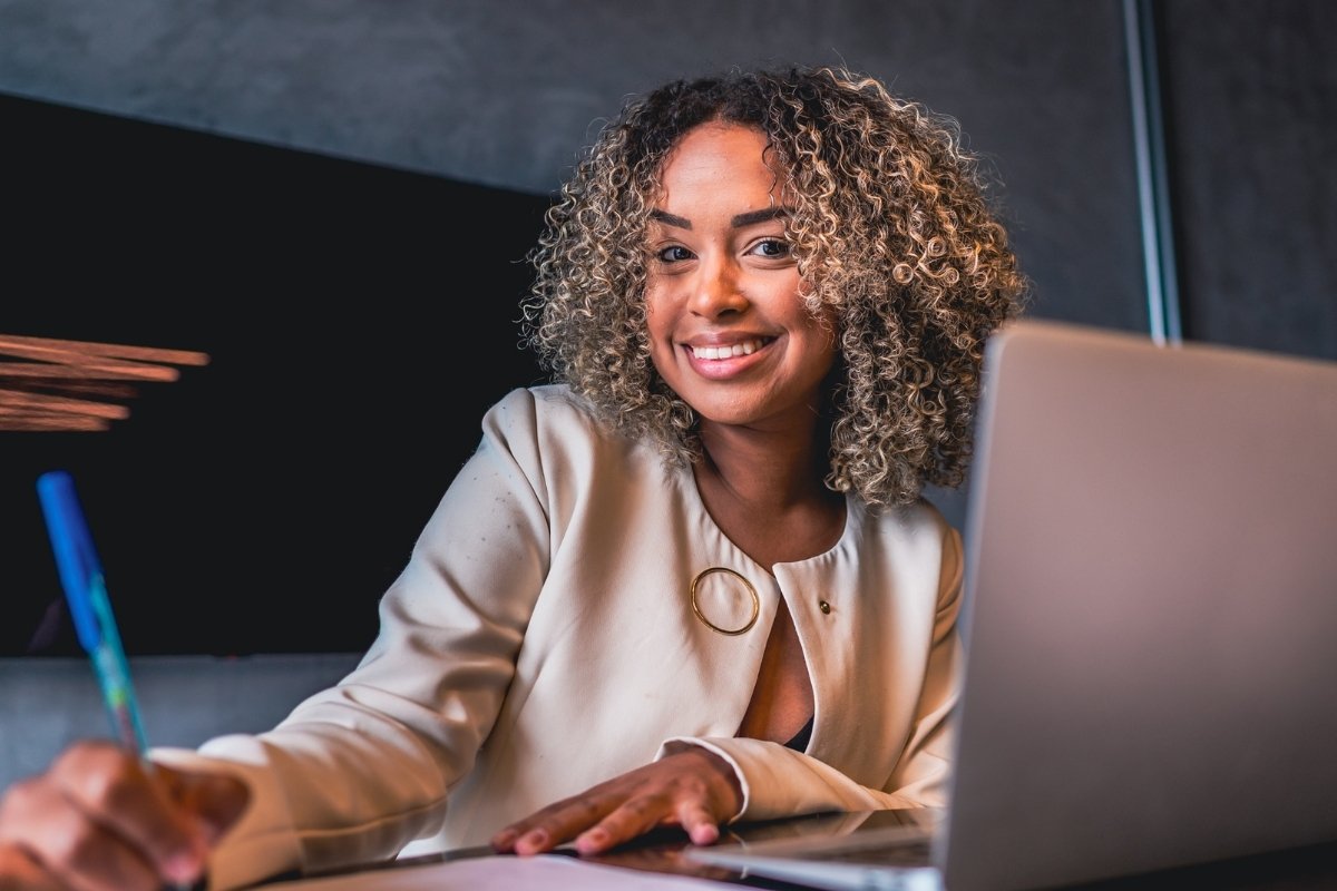 setting boundaries at work, featured in a Tess Renè Coaching article